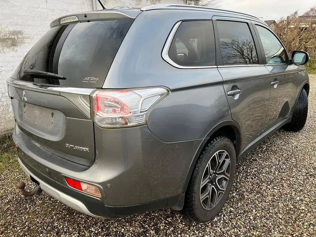 Gebraucht Mitsubishi Outlander Intense 150 PS (110 kW) 2014 SUV