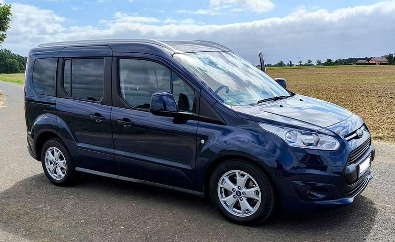 Blau Gebraucht 2018 Ford Tourneo Connect Titanium Van / Kleinbus | 15.950 € (Guter Preis) - Bild 1/4