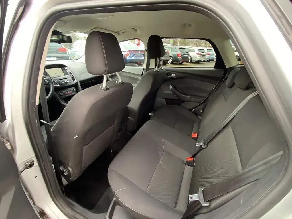 Gebraucht Ford Focus Business Edition 125 PS (91 kW) 2017 Silber Limousine