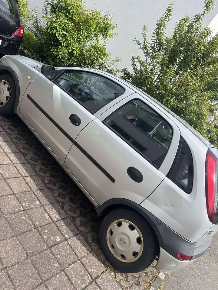 Gebraucht Opel Corsa 75 PS (55 kW) 2000 Limousine
