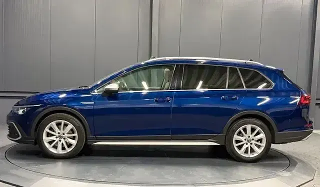 Gebraucht VW Golf Alltrack 200 PS (147 kW) 2022 Atlantik blue metallic Kombi