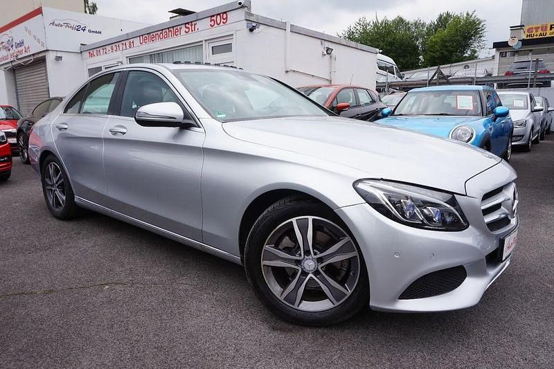 Silber Gebraucht 2017 Mercedes C180 Avantgarde Limousine | 22.990 € (Fairer Preis) - Bild 1/4
