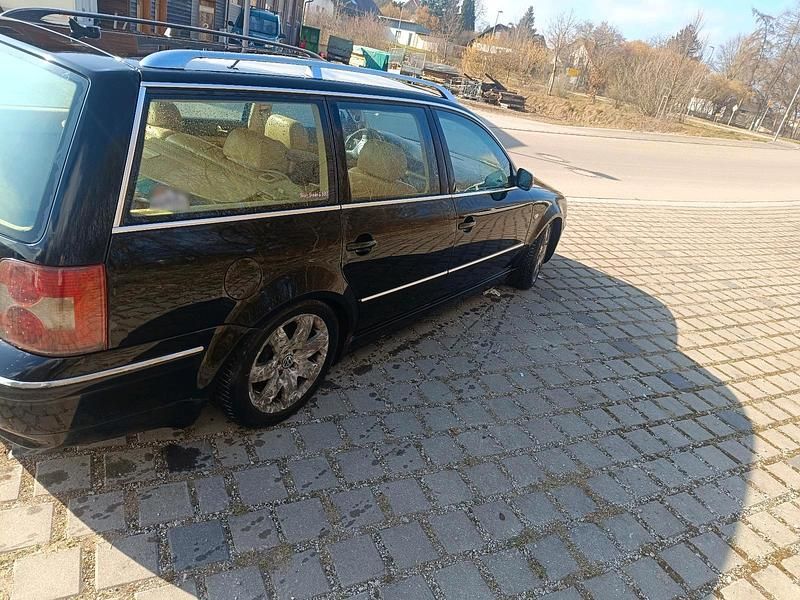 Gebraucht VW Passat 240 PS (176 kW) 2001 Schwarz Kombi