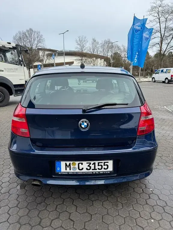 Gebraucht BMW 116 122 PS (89 kW) 2010 Blau Kleinwagen