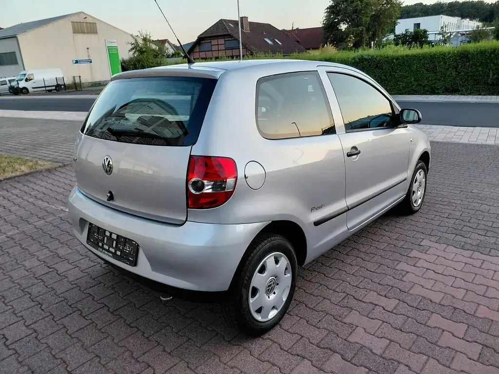 Gebraucht VW Fox 54 PS (39 kW) 2008 Silber Kleinwagen