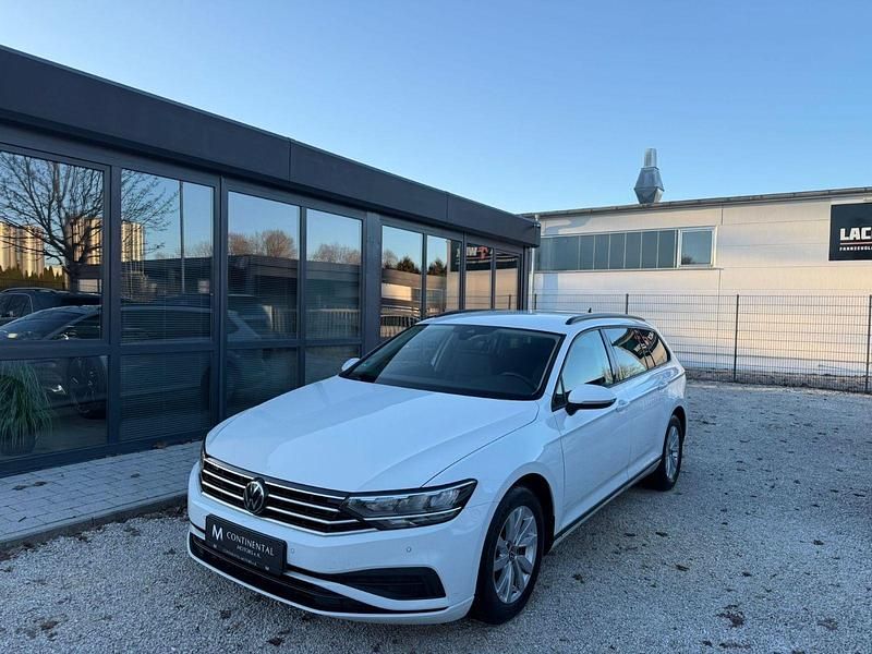 Gebraucht VW Passat 150 PS (110 kW) 2021 Weiß Kombi