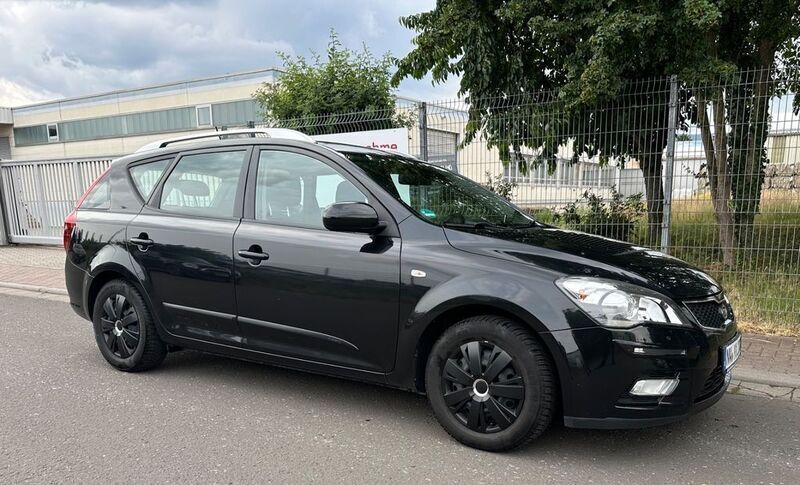 Schwarz Gebraucht 2012 Kia Ceed Vision Kombi | 2.500 € (Fairer Preis) - Bild 1/4