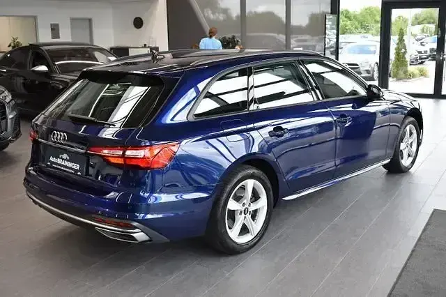 Gebraucht Audi A4 Advanced 163 PS (119 kW) 2022 Blau Kombi
