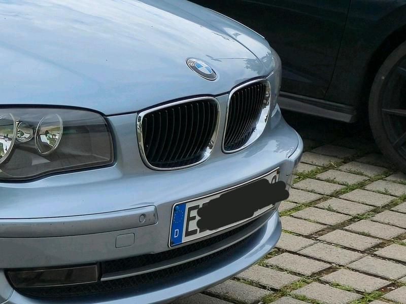 Silber Gebraucht 2010 BMW 118 Kleinwagen | 2.400 € (Superpreis) - Bild 1/4