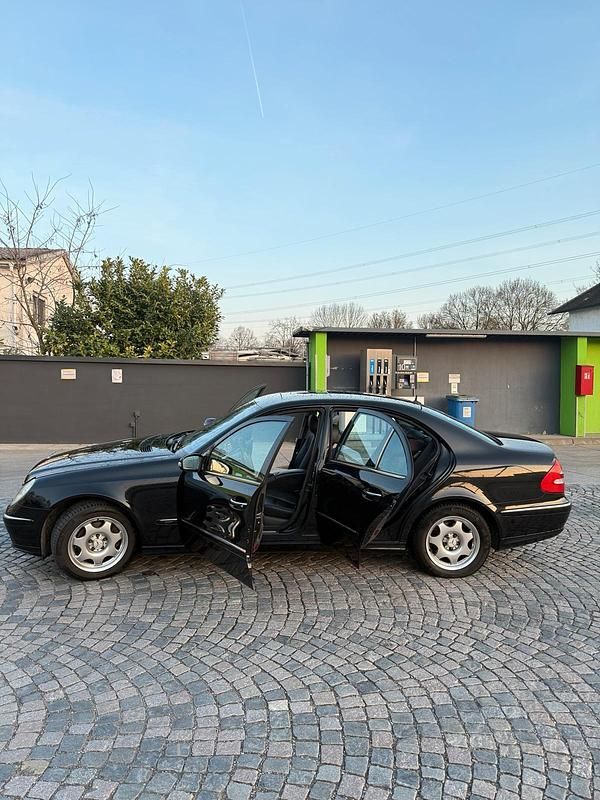 Usado Mercedes 320 2003 Negro Berlina