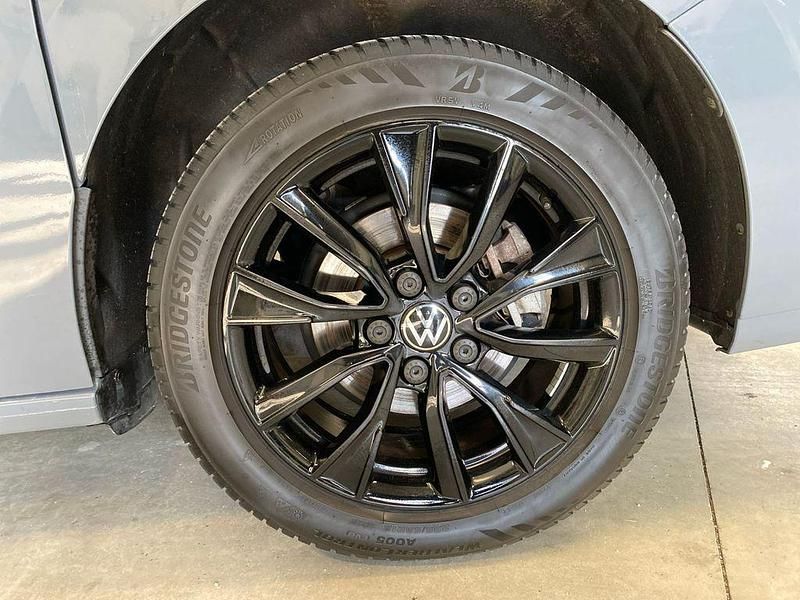 Gebraucht VW Multivan Edition 150 PS (110 kW) 2023 Grau Van