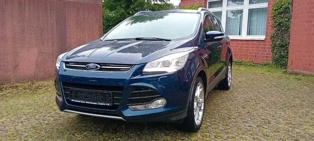 Usado Ford Kuga 163 HP (119 kW) 2013 Azul SUV