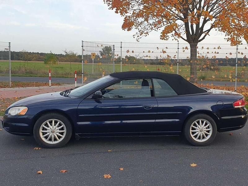 Usado Chrysler Sebring Cabriolet Limited 203 CV (149 kW) 2006 Azul Descapotable