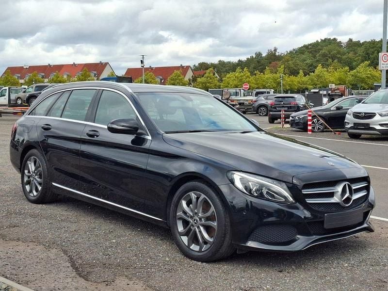 Schwarz Gebraucht 2018 Mercedes C180 Kombi | 12.999 € (Guter Preis) - Bild 1/4