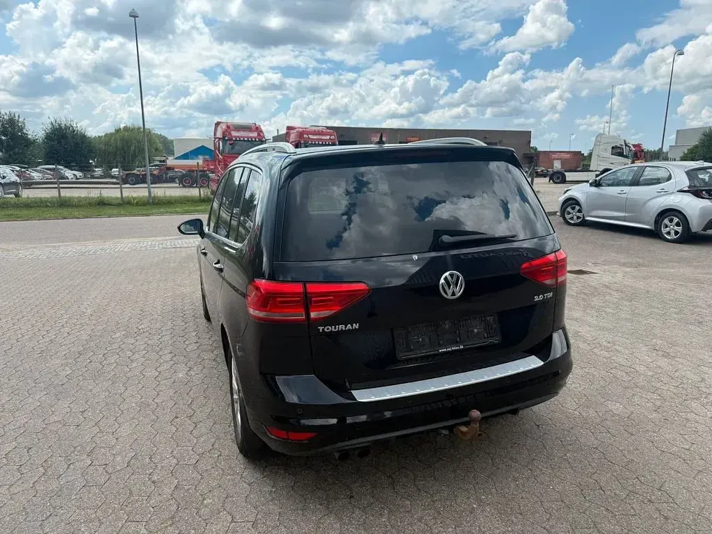 Gebraucht VW Touran Highline 150 PS (110 kW) 2017 Schwarz Van / Kleinbus