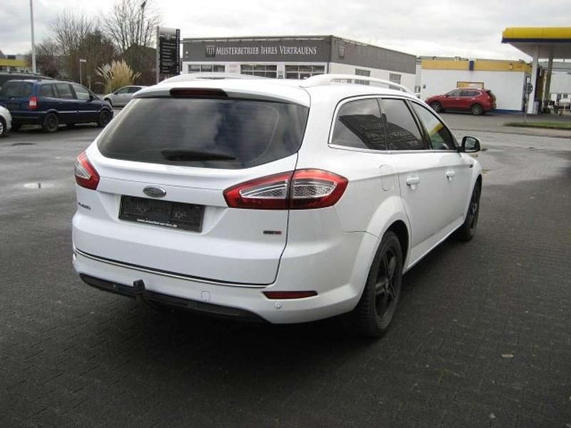 Gebraucht Ford Mondeo Titanium 163 PS (119 kW) 2010 Frostweiß Kombi