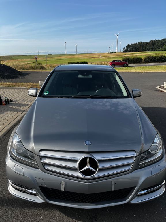 Silber Gebraucht 2012 Mercedes C180 Avantgarde Limousine | 12.500 € (Teuer) - Bild 1/4