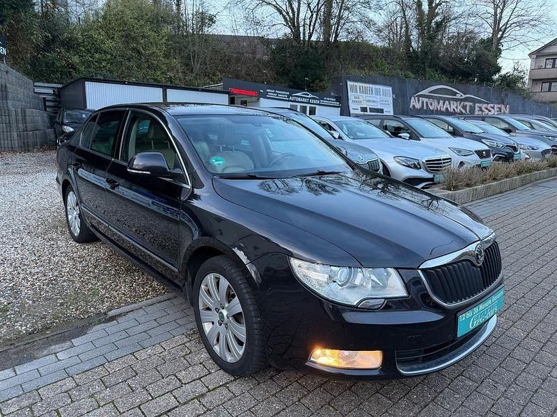 Gebraucht Skoda Superb Elegance 160 PS (117 kW) 2012 Schwarz Limousine
