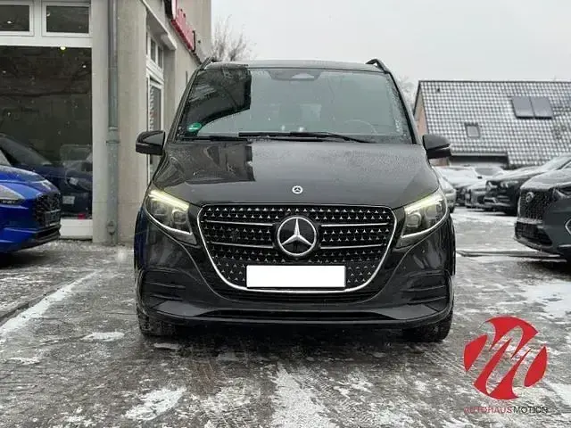 Gebraucht Mercedes V300 Exclusive 237 PS (174 kW) 2024 Grau Van / Kleinbus