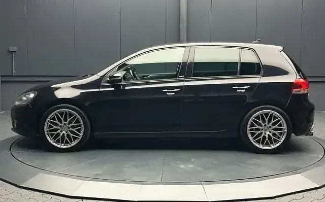 Gebraucht VW Golf VII Style 122 PS (89 kW) 2012 Deep black perleffekt Limousine
