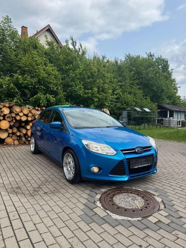 Gebraucht 2011 Ford Focus Limousine | 5.200 € (Guter Preis) - Bild 1/4
