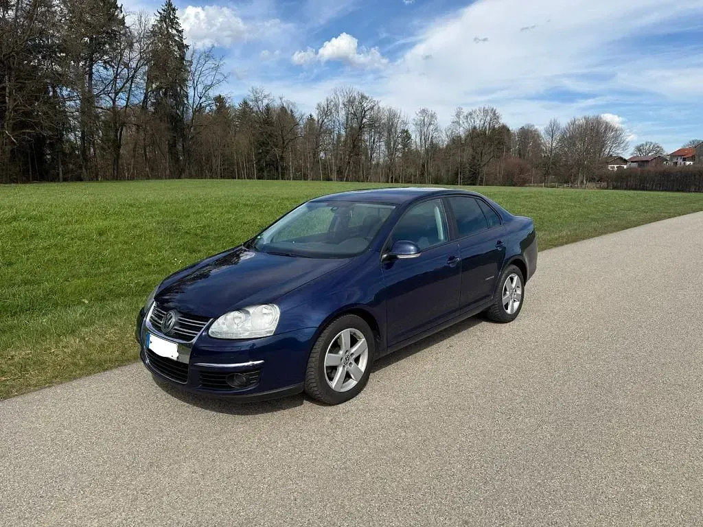 Occasion VW Jetta 105 ch (77 kW) 2008 Bleue Berline