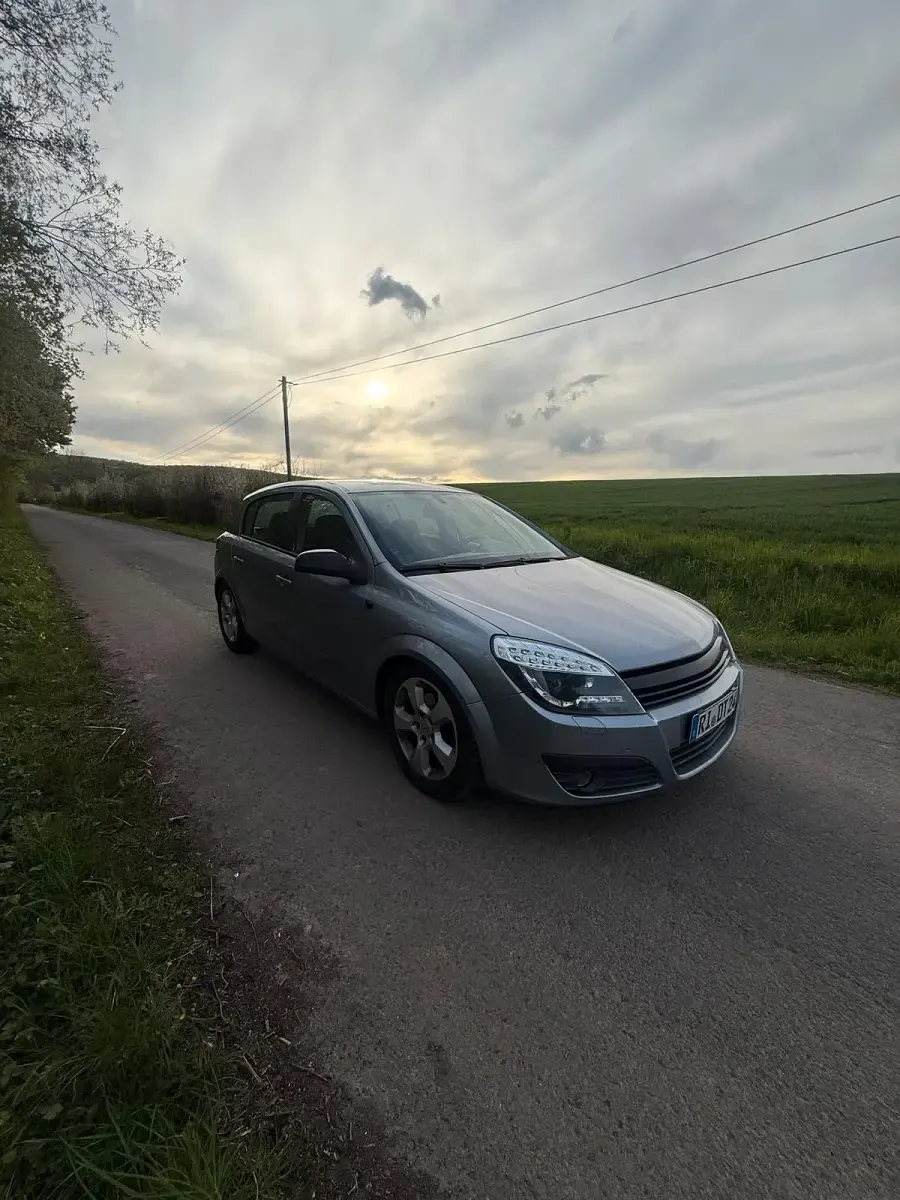 Usata Opel Astra 125 CV (91 kW) 2004 Andere farben Station wagon