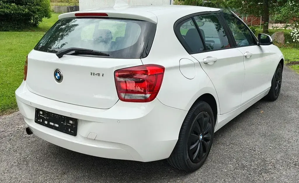 Gebraucht BMW 114 102 PS (75 kW) 2014 Weiß Kleinwagen