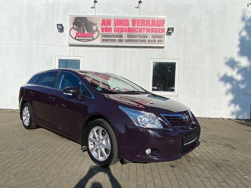 Violett Gebraucht 2009 Toyota Avensis Executive Kombi | 6.990 € (Guter Preis) - Bild 1/4