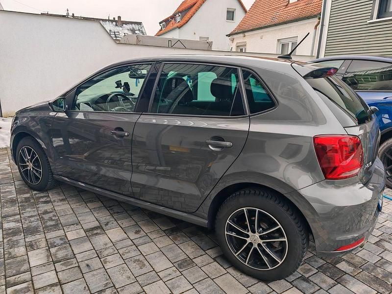 Gebraucht VW Polo LOUNGE 105 PS (77 kW) 2016 Silber Kleinwagen