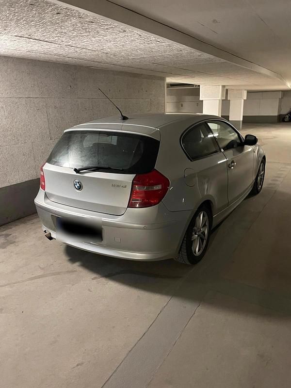 Gebraucht BMW 118 143 PS (105 kW) 2010 Silber Kleinwagen