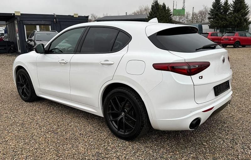 Gebraucht Alfa Romeo Stelvio Veloce 209 PS (153 kW) 2021 Weiß SUV
