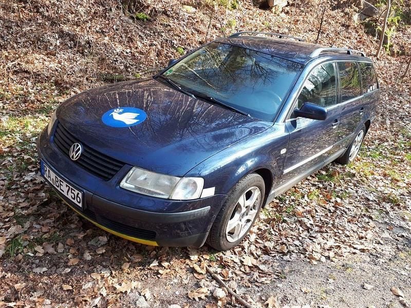 Gebraucht VW Passat 125 PS (91 kW) 1999 Blau Kombi