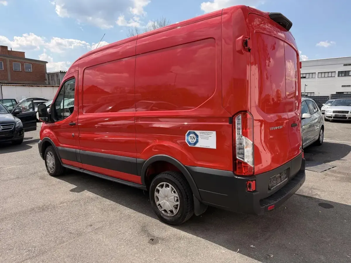 Occasion Ford Transit Trend 131 ch (96 kW) 2023 Rouge Monospace