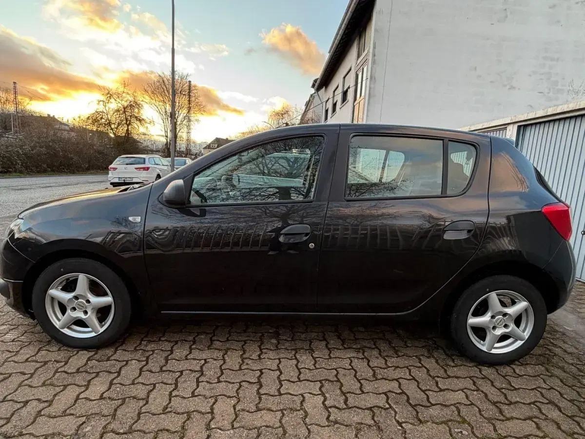 Gebraucht Dacia Sandero Ambiance 73 PS (53 kW) 2016 Blau Kleinwagen