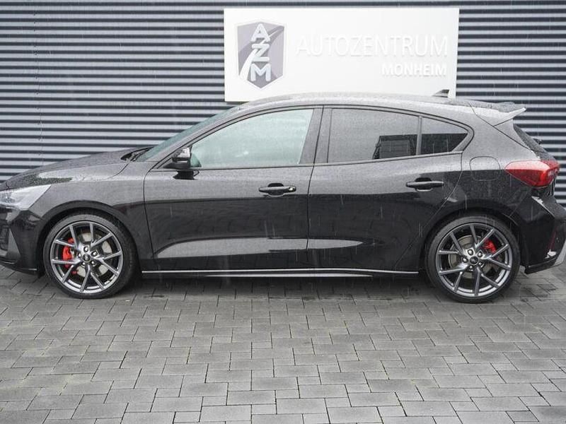 Gebraucht Ford Focus ST 280 PS (205 kW) 2022 Obsidianschwarz metallic Limousine
