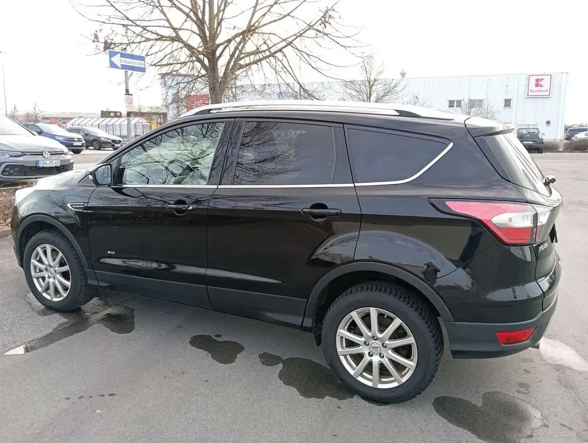 Gebraucht Ford Kuga Titanium 182 PS (133 kW) 2017 Schwarz SUV