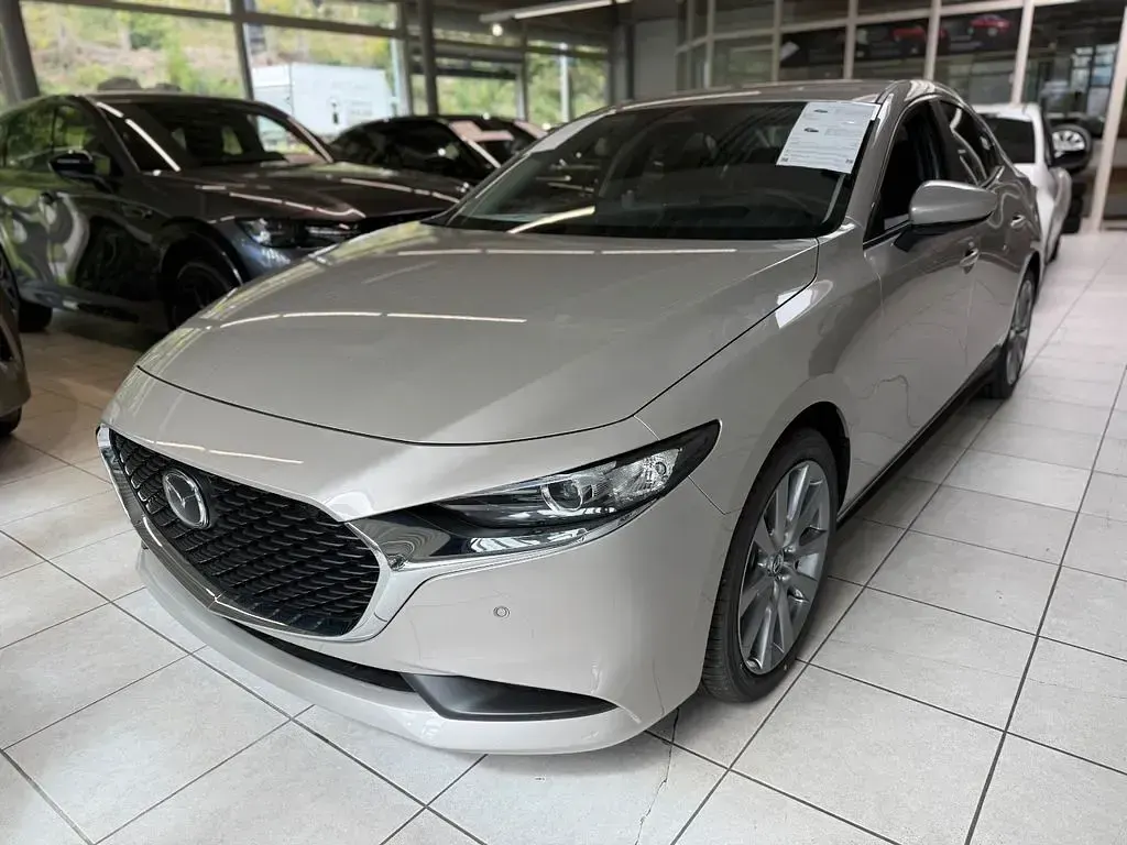 Gebraucht Mazda 3 Center-Line 140 PS (102 kW) 2025 Platinum quarz Limousine