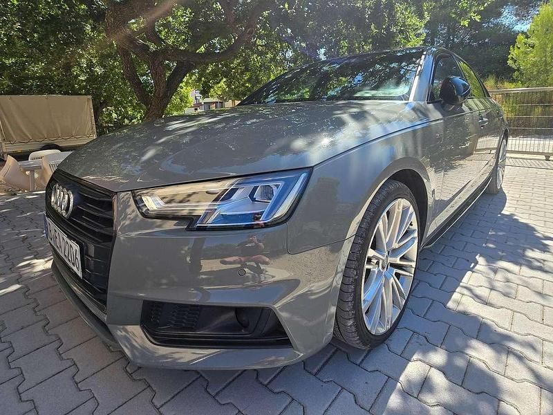 Grau Gebraucht 2017 Audi A4 Sport Limousine | 16.000 € (Teuer) - Bild 1/4