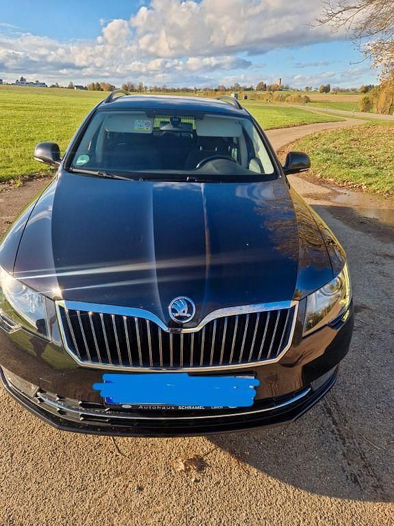 Gebraucht Skoda Superb Exclusive 170 PS (125 kW) 2015 Schwarz Kombi