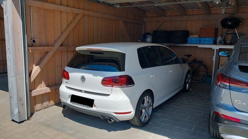 Weiß Gebraucht 2011 VW Golf VI Edition Limousine | 10.900 € (Etwas zu teuer) - Bild 1/4