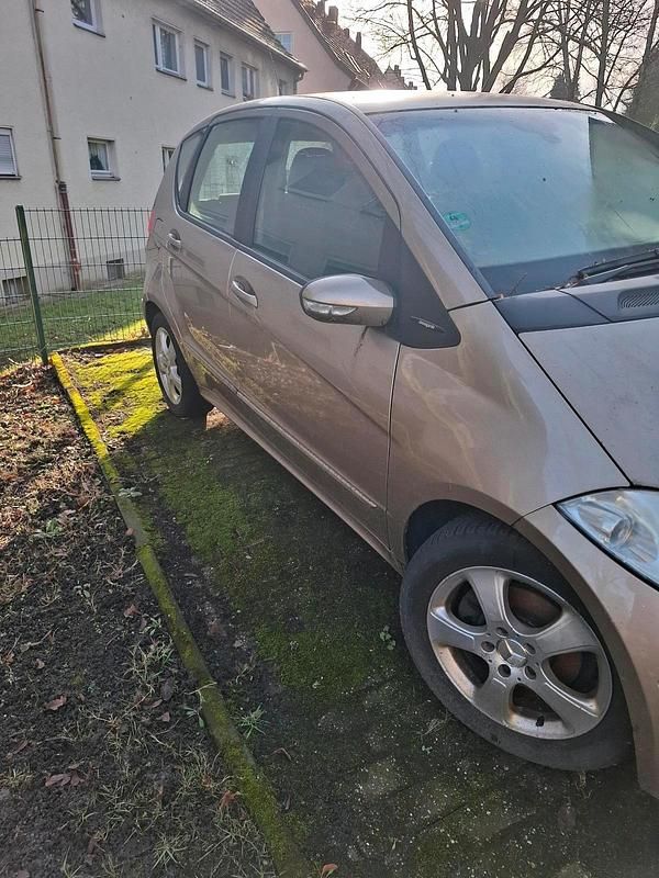 Gold Gebraucht 2005 Mercedes A200 Kleinwagen | 1.000 € - Bild 1/4