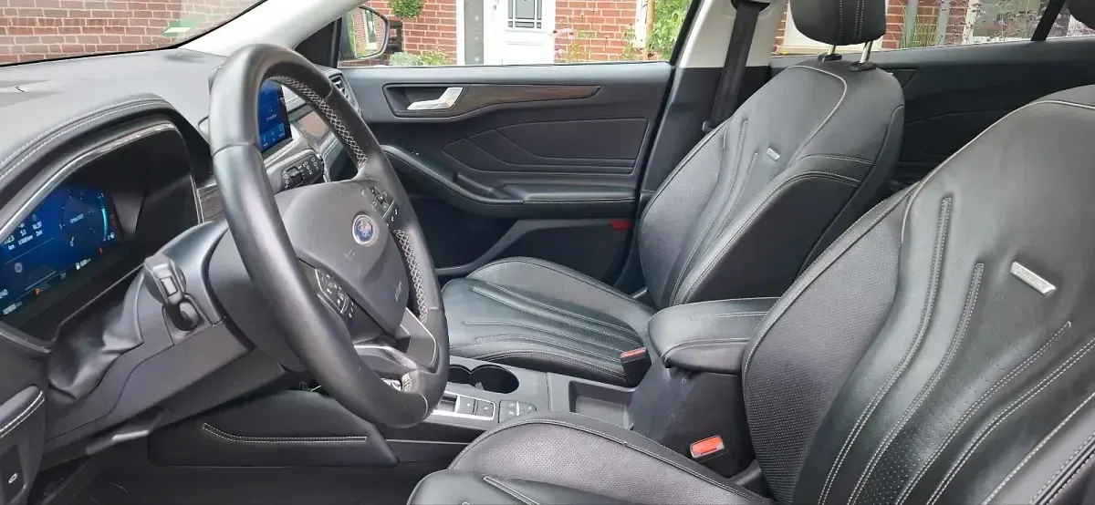 Gebraucht Ford Focus Vignale 120 PS (88 kW) 2020 Grau Kombi