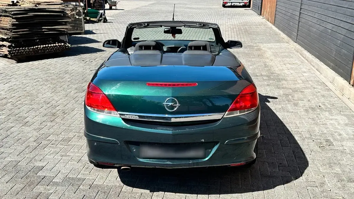 Gebraucht Opel Astra Cabriolet 140 PS (102 kW) 2008 Grün Cabrio