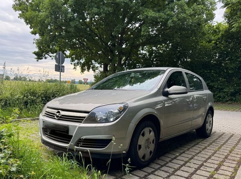 Grau Gebraucht 2006 Opel Astra Limousine | 799 € (Superpreis) - Bild 1/4