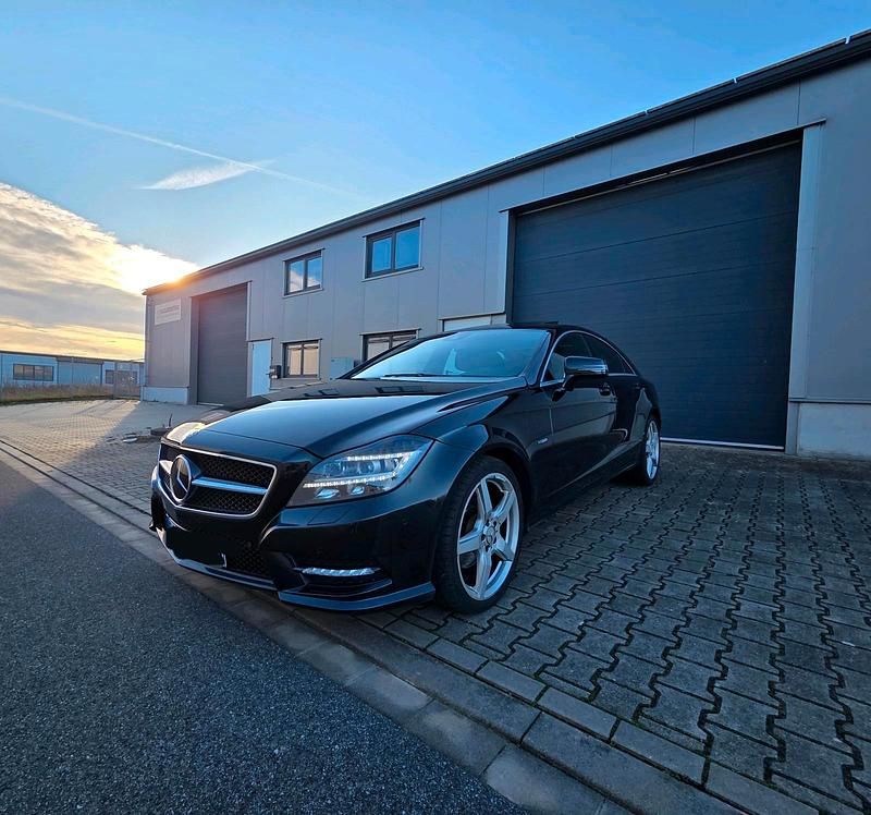Schwarz Gebraucht 2012 Mercedes CLS350 AMG line Limousine | 18.500 € (Fairer Preis) - Bild 1/4