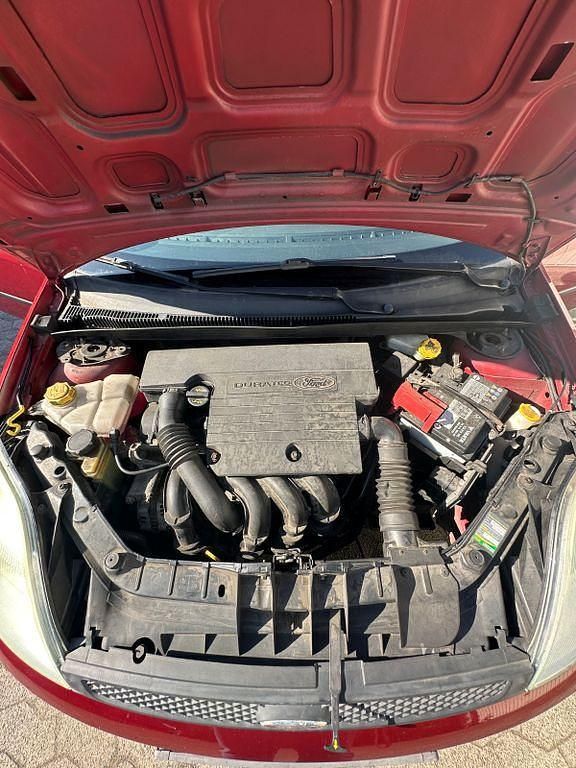Usata Ford Fiesta 80 CV (58 kW) 2002 Rosso Utilitaria