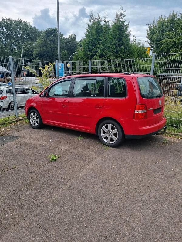Rot Gebraucht 2006 VW Touran Van / Kleinbus | 2.200 € (Guter Preis) - Bild 1/4