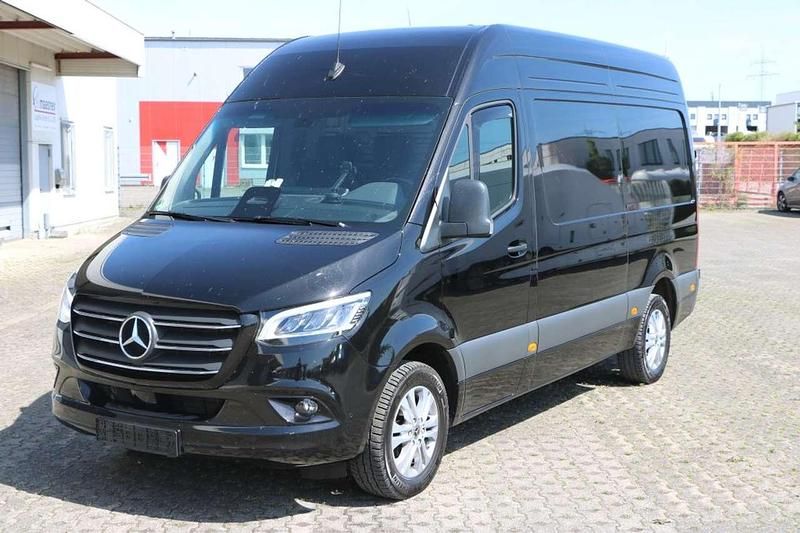 Schwarz Gebraucht 2024 Mercedes Sprinter Van | 51.450 € - Bild 1/4