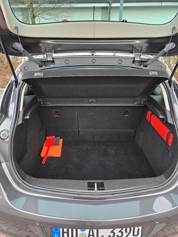 Gebraucht Opel Astra Innovation 116 PS (85 kW) 2011 Grau Kleinwagen